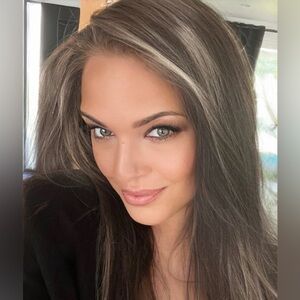 Meet your Posher, Lara